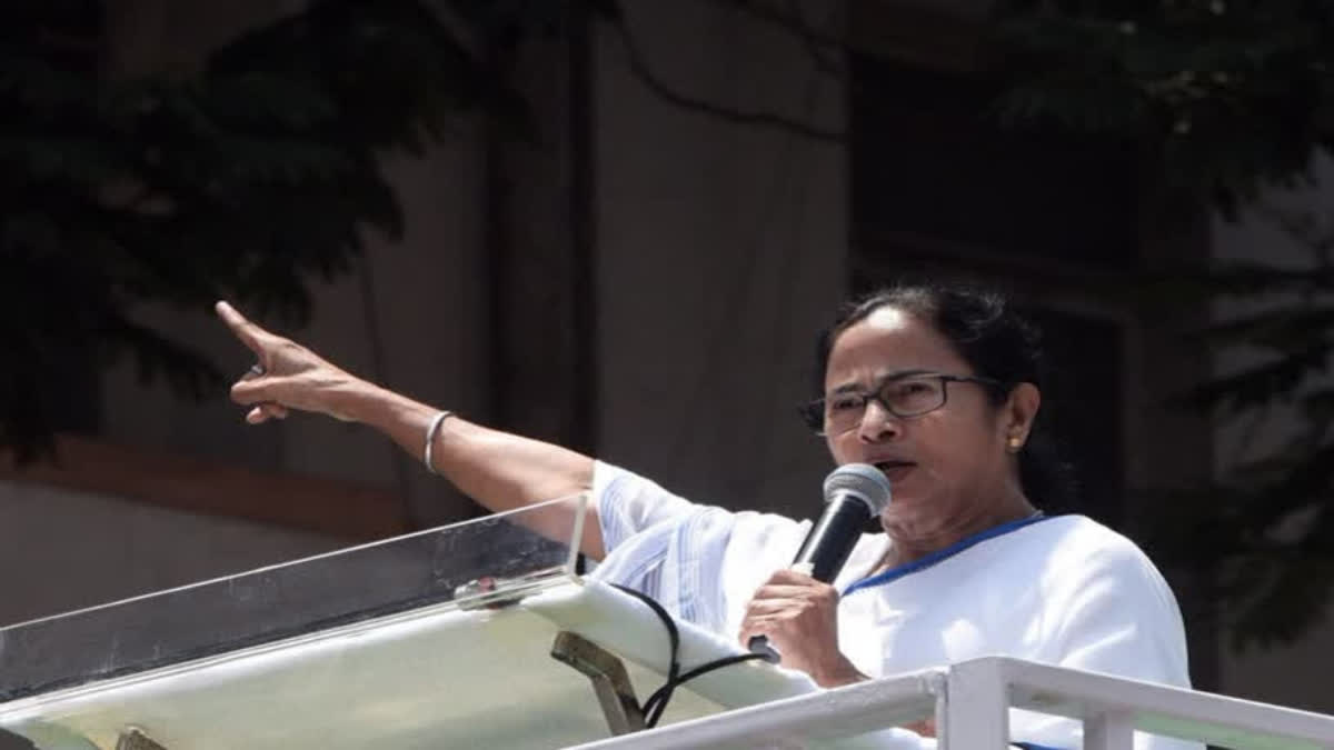 Mamata announces salary hike for MLAs:Kolkata