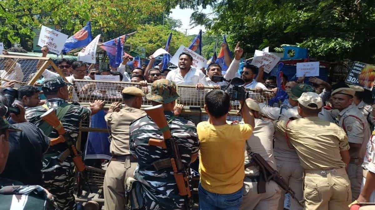 Jatiya Yuva Shakti protest