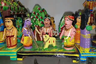 On the occasion of the cherished festival, Krishna Janmashtami, different tableaux depicting Lord Krishna were used in Singapore which were crafted in Varanasi.