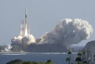 Japan launches rocket  Japan launches rocket carrying X ray telescope  Japan launches rocket to moon  ಚಂದ್ರನನ್ನು ಅನ್ವೇಷಿಸಲು ರಾಕೆಟ್​ ಉಡಾವಣೆ  ಚಂದ್ರನನ್ನು ಅನ್ವೇಷಿಸಲು ರಾಕೆಟ್​ ಉಡಾವಣೆ ಮಾಡಿದ ಜಪಾನ್​ ಮತ್ತೊಂದು ದೇಶವು ಚಂದ್ರನ ಮೇಲೆ ಇಳಿಯಲು ಸಿದ್ಧ  ಚಂದ್ರನ ಮೇಲೆ ಇಳಿಯಲು ನಿರ್ಣಾಯಕ ಕಾರ್ಯಾಚರಣೆ  ಚಂದ್ರನ ಮೇಲೆ ಇಳಿಯುವ ಕನಸನ್ನು ನನಸು  ಉಡಾವಣೆಯನ್ನು ಜಾಪರ್ ಬಾಹ್ಯಾಕಾಶ ಸಂಸ್ಥೆ  ಚಂದ್ರನ ರಹಸ್ಯಗಳನ್ನು ತಿಳಿಯಲು ಸ್ಲಿಮ್  ಇತರ ಗ್ರಹಗಳಿಗೆ ಭವಿಷ್ಯದ ಕಾರ್ಯಾಚರಣೆ  ಚಂದ್ರನ ಮೇಲೆ ಯಶಸ್ವಿಯಾಗಿ ಇಳಿದಿದ್ದು ಗೊತ್ತೇ