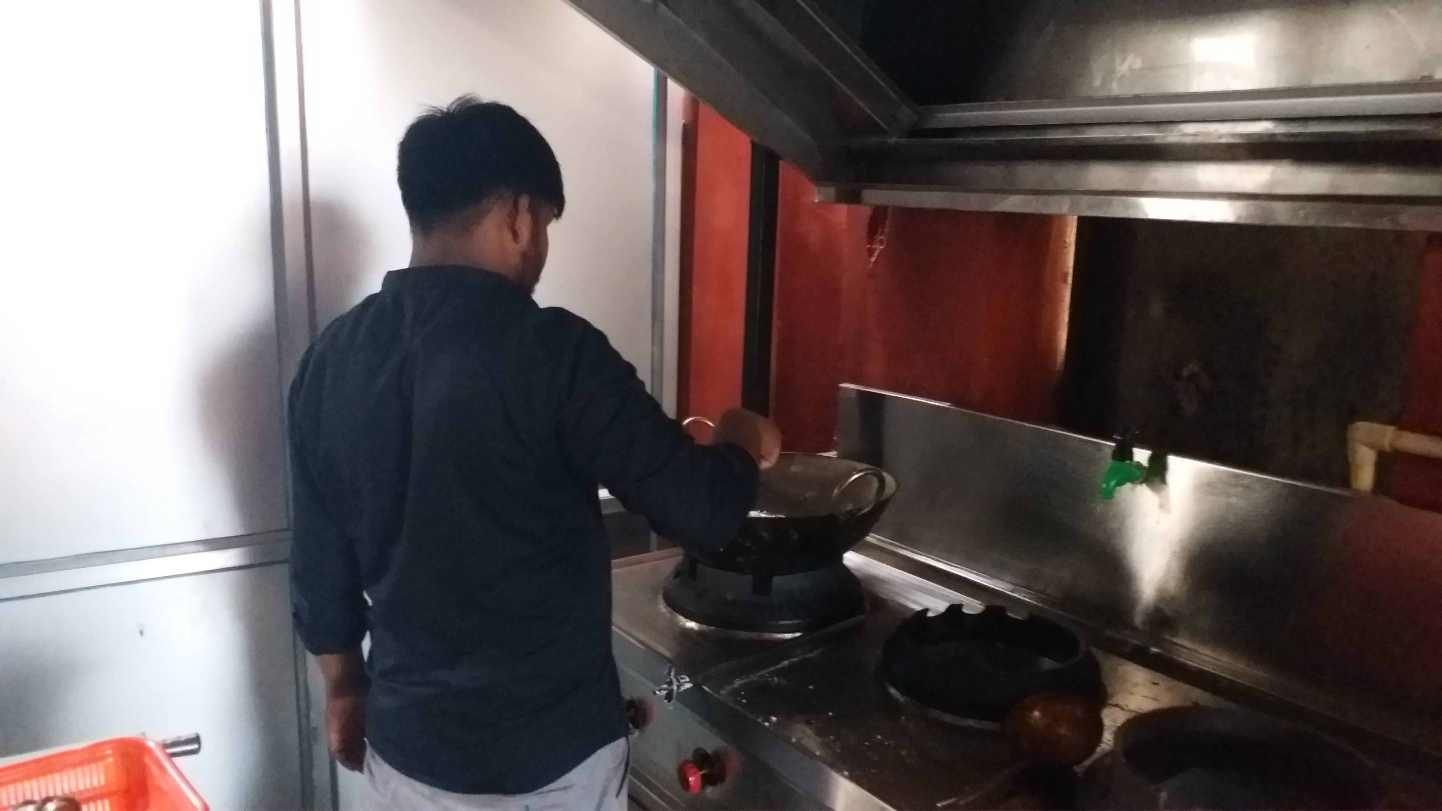 bihar-first-transgender-restaurant-in-patna-from-cook-to-waiter-kinnar-in-satrangi-dostana