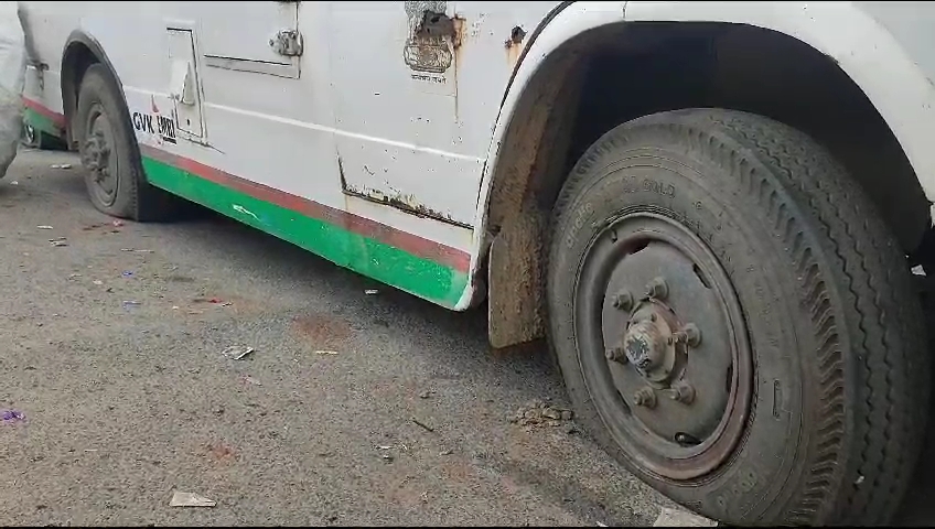 employee deflate ambulance tyre