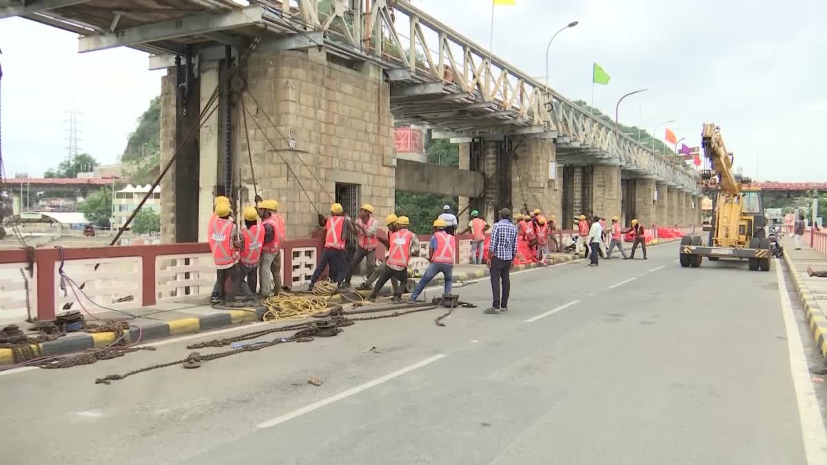 Prakasam Barrage Gates Works