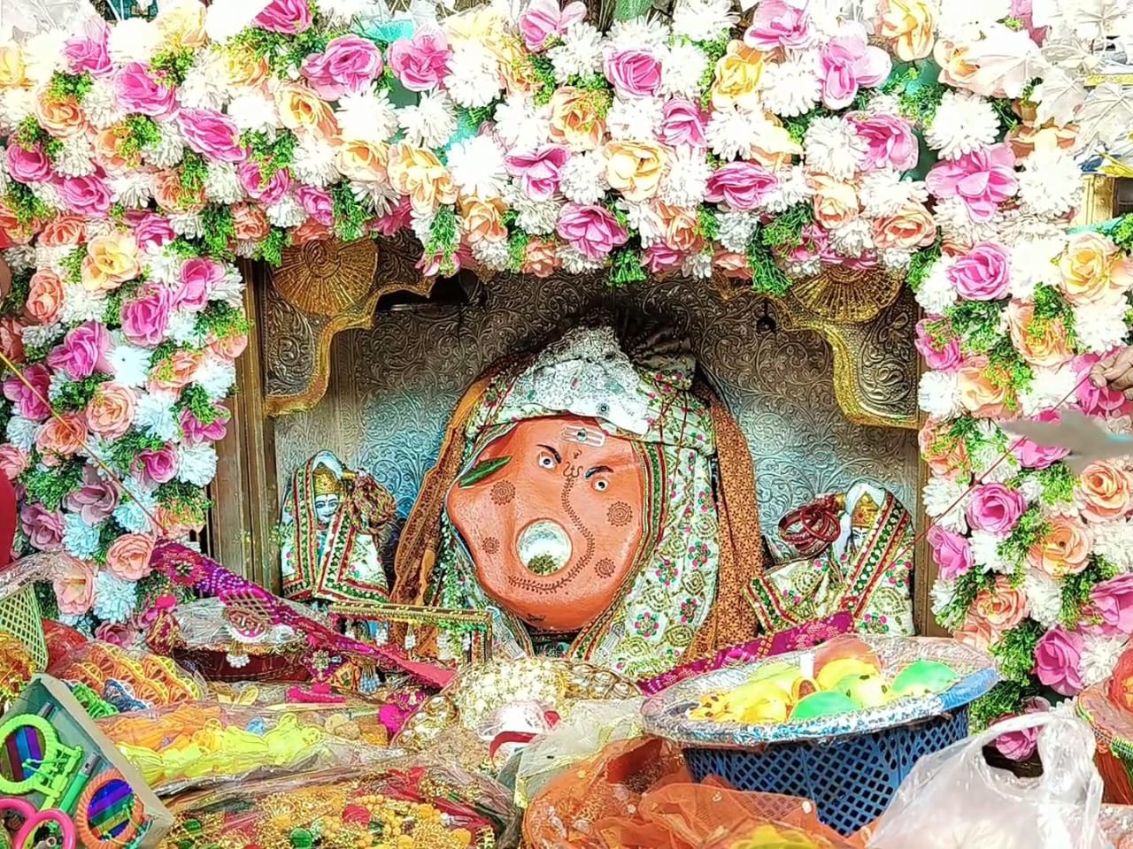 Ganesh Chaturthi Celebrated With Great Enthusiasm In Jaipur; Idol Without Trunk Worshipped Here