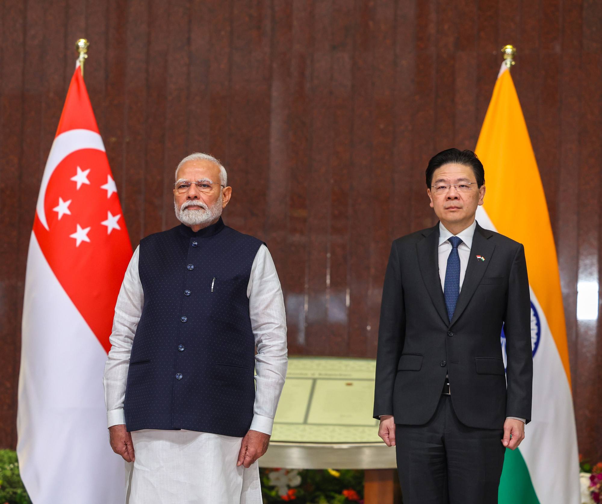 Prime Minister Narendra Modi with his Singapore counterpart during his visit to Sinhapore