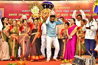 minister-santhosh-lad-dance-with-teachers-in-dharwad