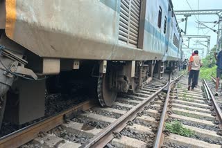 Jabalpur Overnight Express Derailed