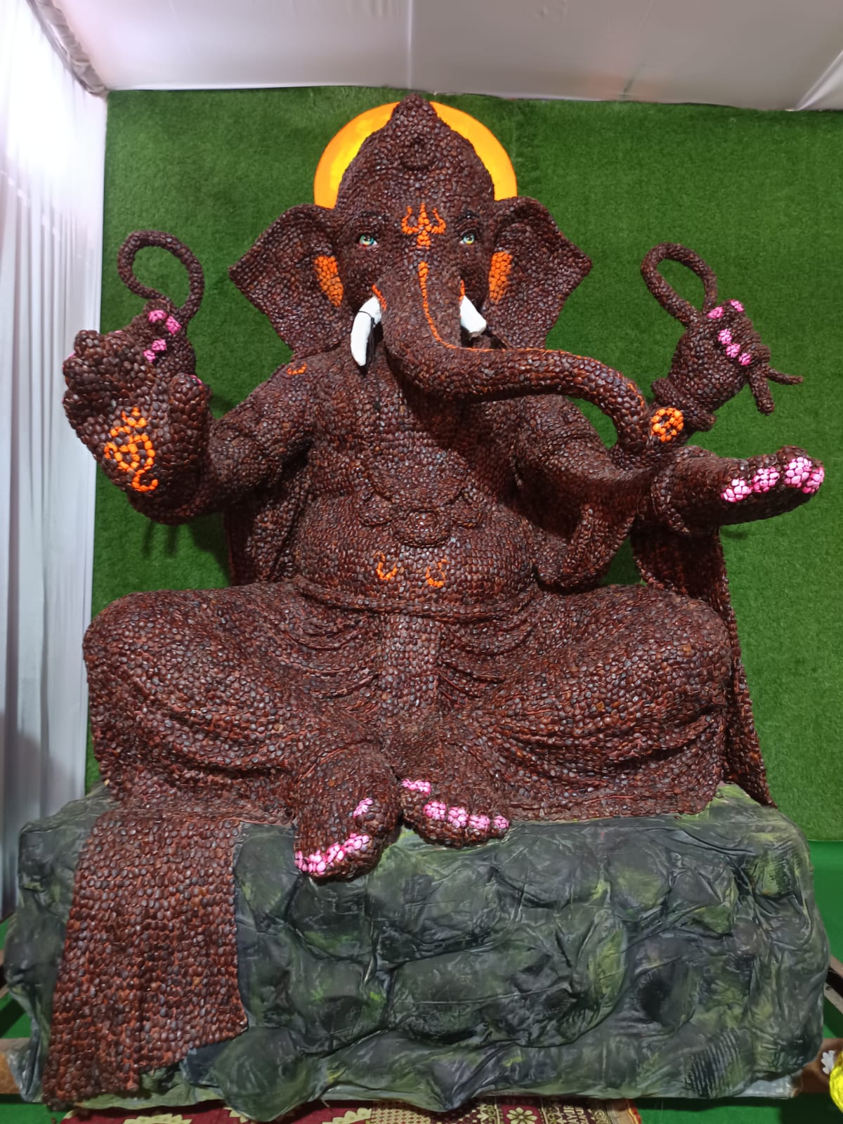 Ganesh Idol Made in 2.21 lakh Tamarind Seeds