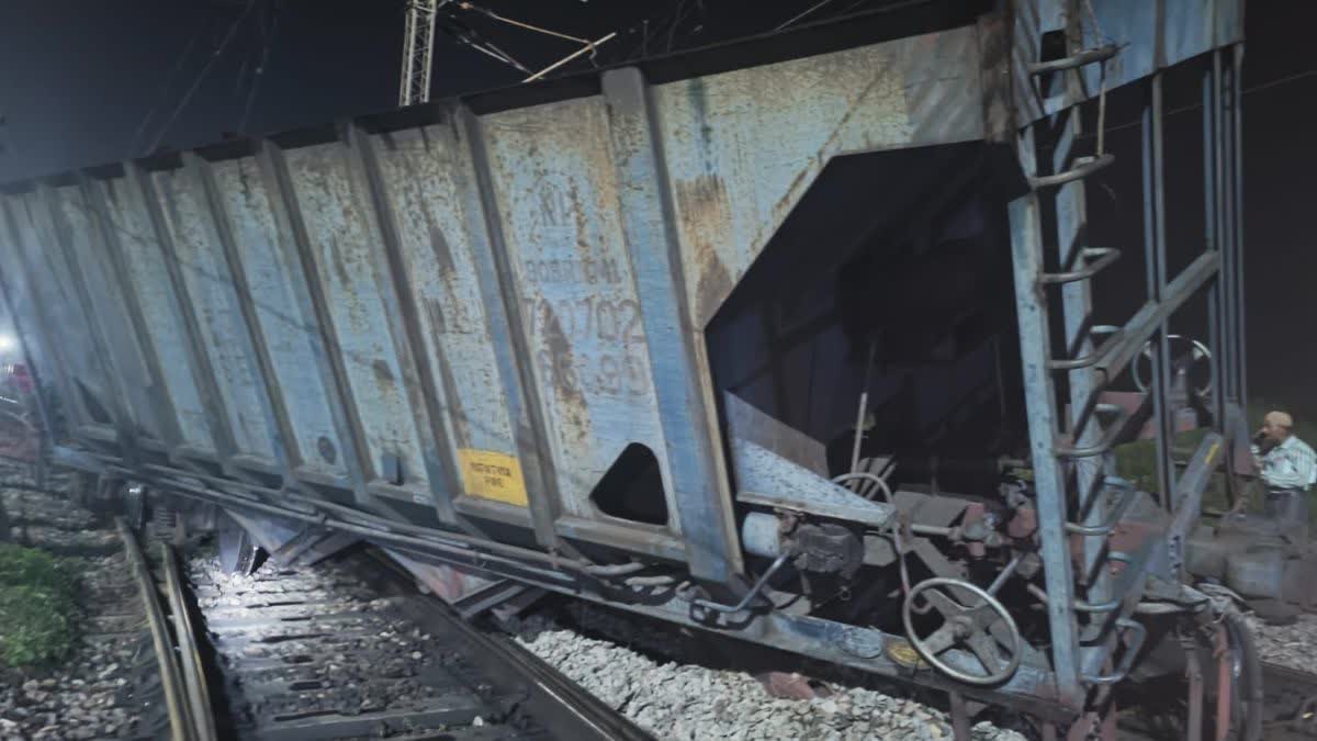 Mirzapur Goods Train Derailed