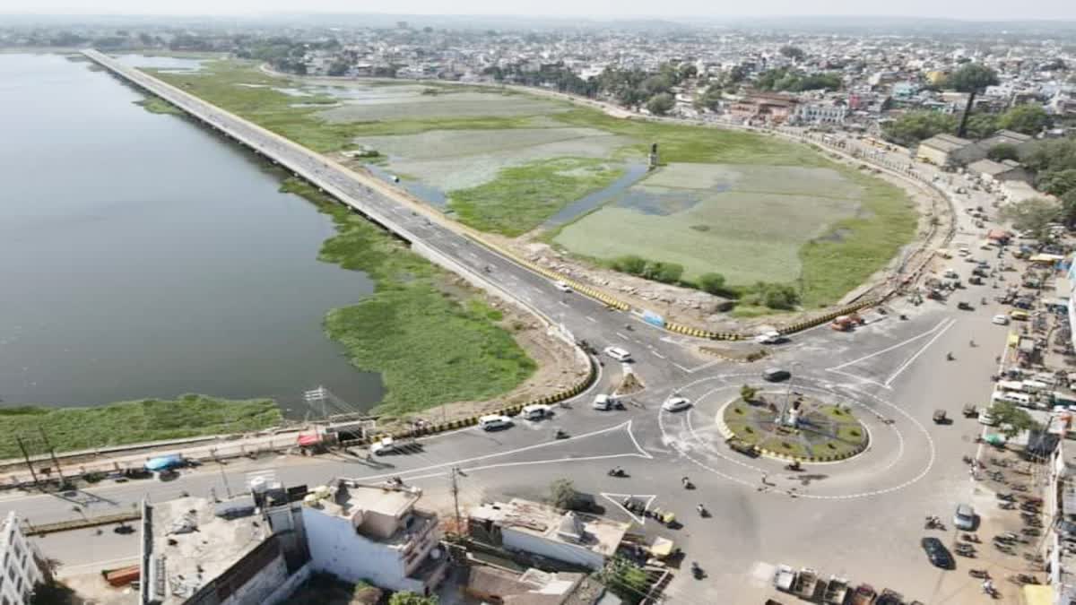 View of the elevated corridor built on Lakha Banjara Lake