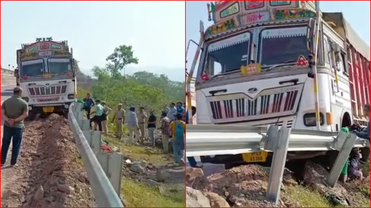 Bilaspur Truck Accident