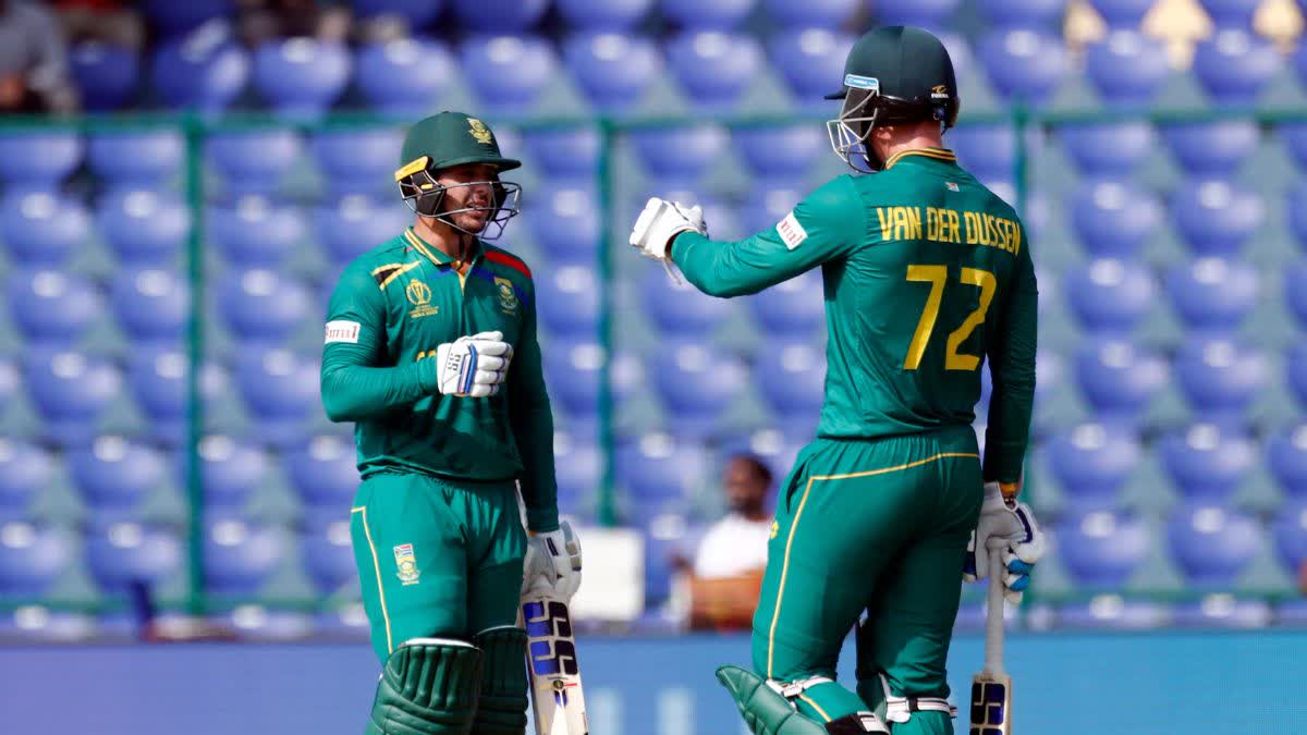 Quinton de Kock and Rassie van der Dussen