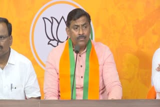 BJP Leader Muralidhar Rao Comments on KCR