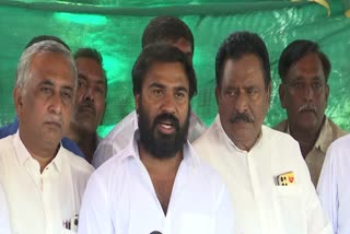 Yuvagalam volunteers released from Rajahmundry Central Jail