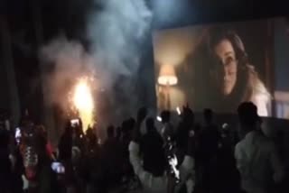 ShahRukh Khan Fans Riot