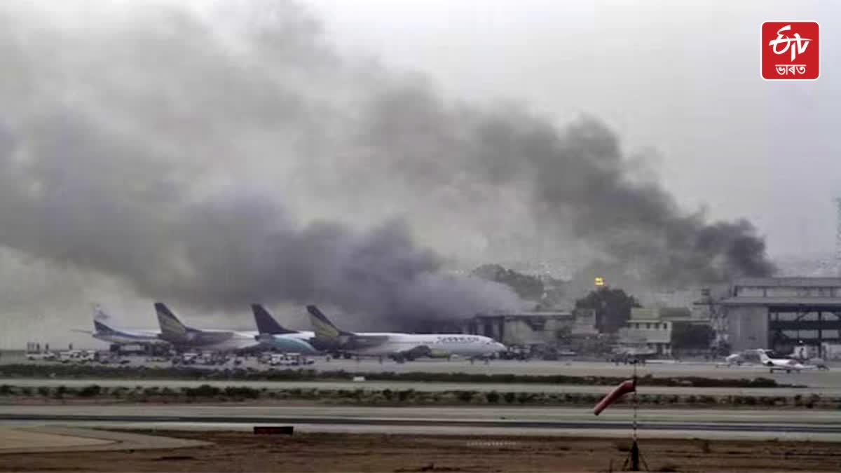 Explosion near Karachi airport