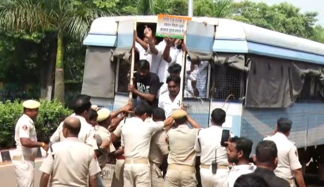 ODISHA YOUTH CONGRESS PROTEST