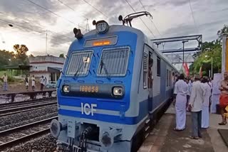 KOTTAYAM MEMU TRAIN SERVICE  KOTTAYAM ERNAKULAM MEMU TRAIN  കോട്ടയം എറണാകുളം മെമു ട്രെയിൻ  മെമു ട്രെയിൻ സര്‍വീസ് ആരംഭിച്ചു