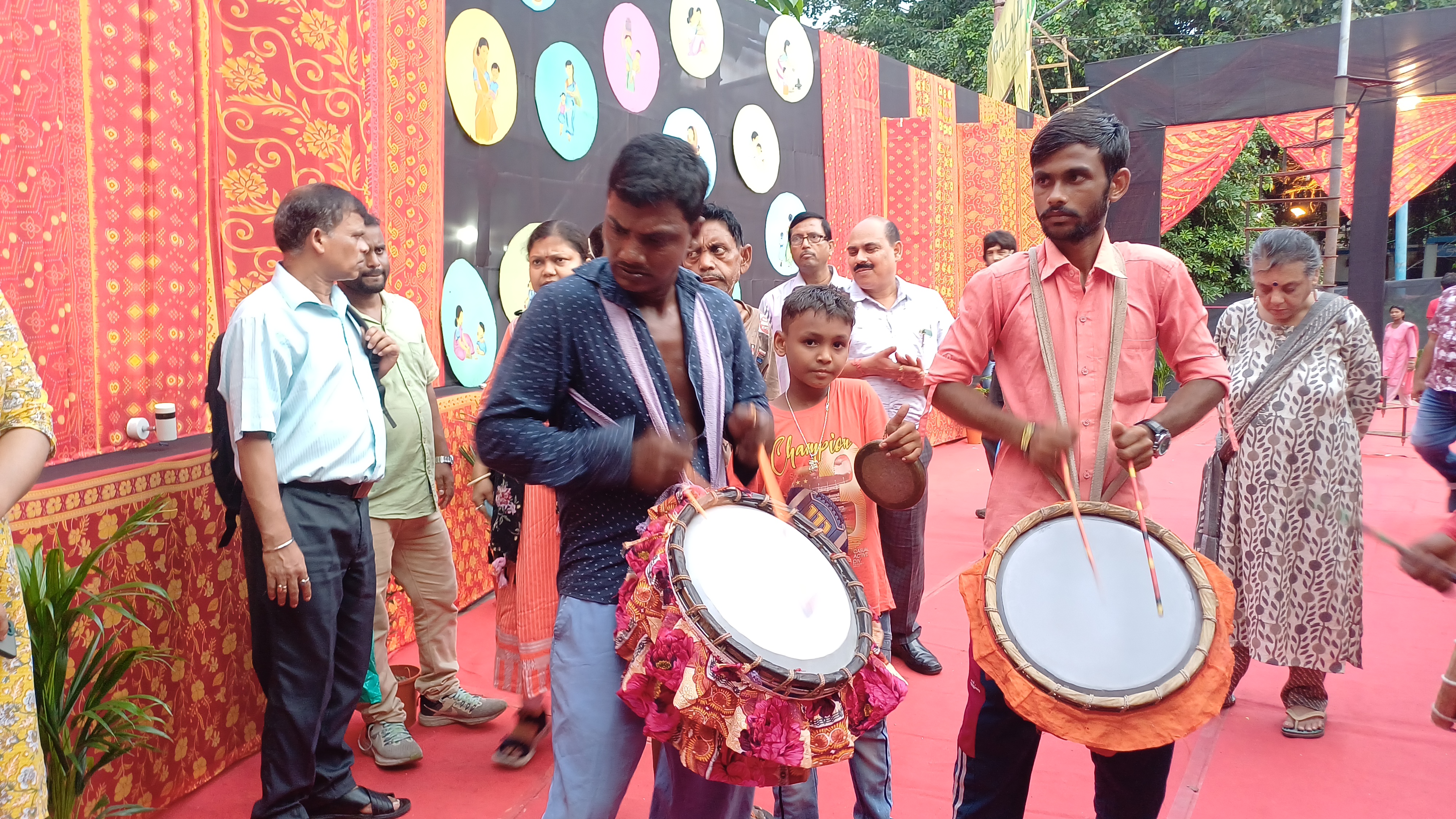 Durga puja in Tram