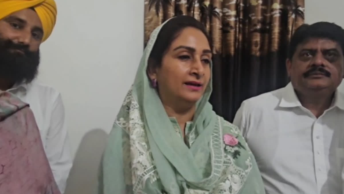 Harsimrat Kaur Badal verbal attacks on the Punjab government in mansa