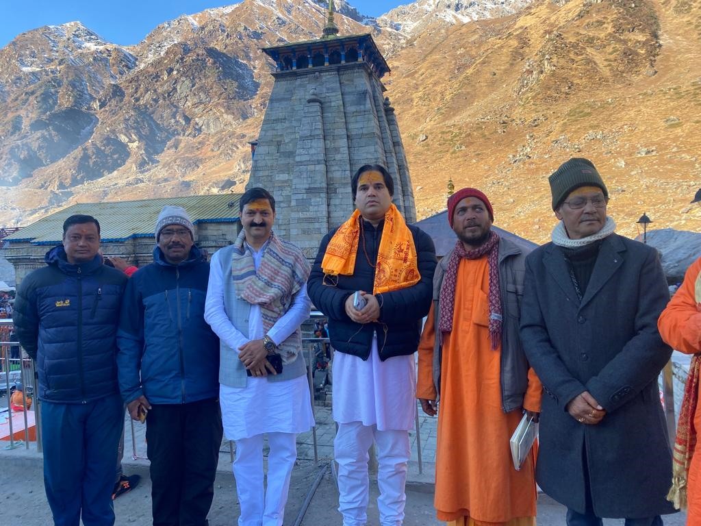 Actress Raveena Tandon visited Badrinath and Kedarnath temples with her daughter