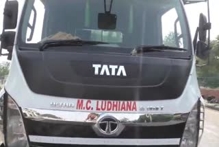 Ludhiana  retired policeman crushed by corporation truck  റിട്ട പൊലീസ് ഉദ്യോഗസ്ഥൻ ട്രക്കിടിച്ച് മരിച്ചു  driver escaped from the spot  Rt Police policeman dies being hit by truck  corporation truck accident  corporation truck killed retired policeman  corporation truck killed man Ludhiana  Ludhiana accident  road accident  corporation truck running without number plate  കോർപ്പറേഷൻ ട്രക്കിടിച്ച് മരിച്ചു  ഡ്രൈവർ ഓടിരക്ഷപ്പെട്ടു  അപകടം