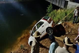 car fell into the canal