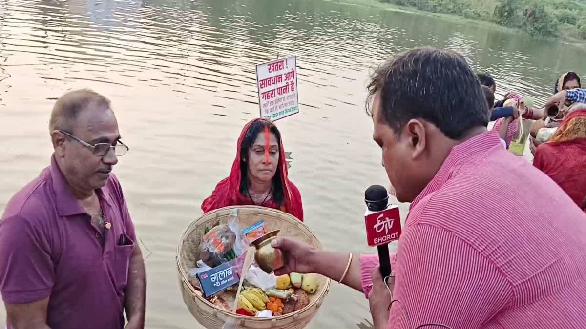 devotees offered first Arghya of Chhath Puja in various water reservoirs of Deoghar