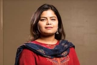 Poonam Mahajan news