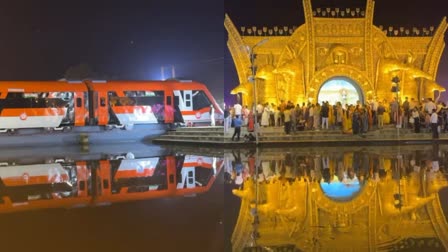 Vande Bharat Express train format pandal became center of attraction at Dhanwar Chhath Ghat in Giridih