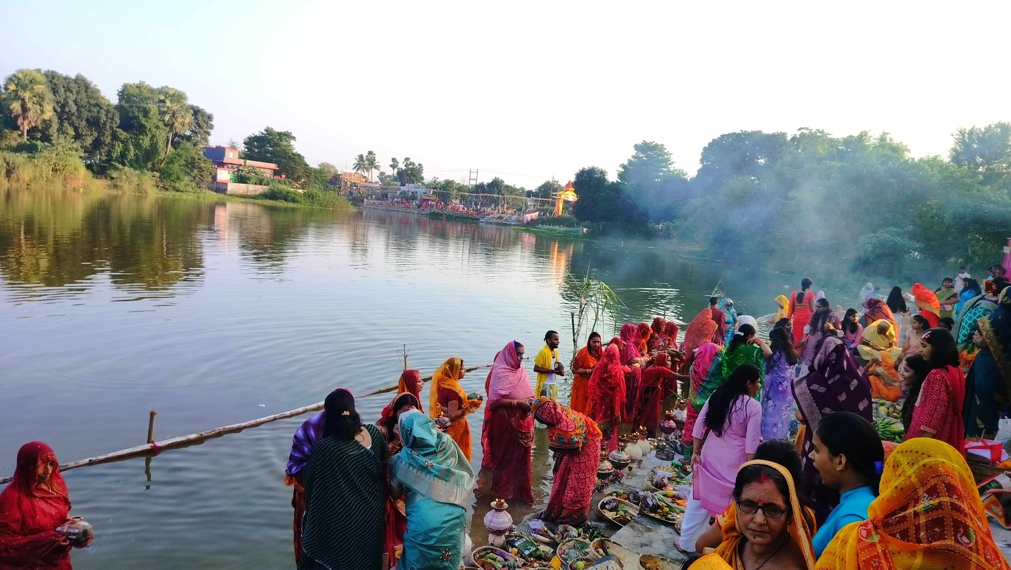 गांव में छठ का नजारा.