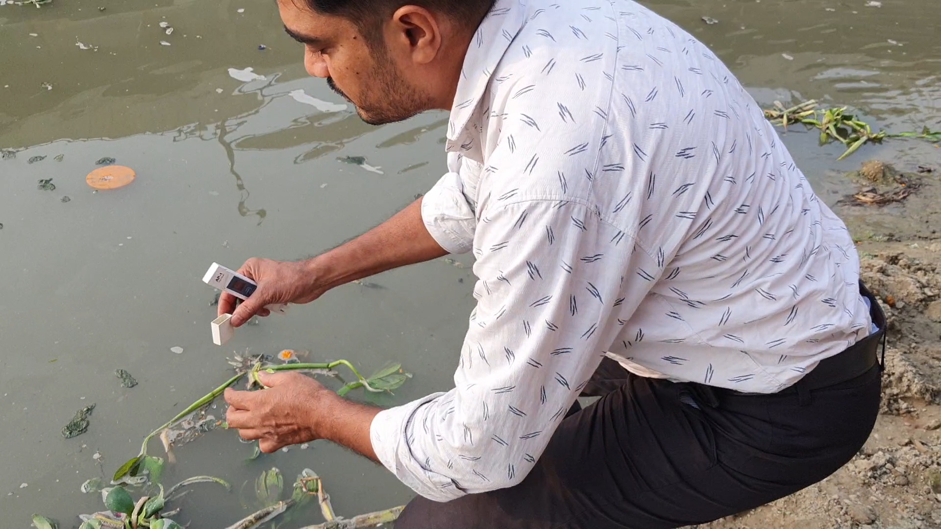 Pollution experts say Yamuna water is highly polluted