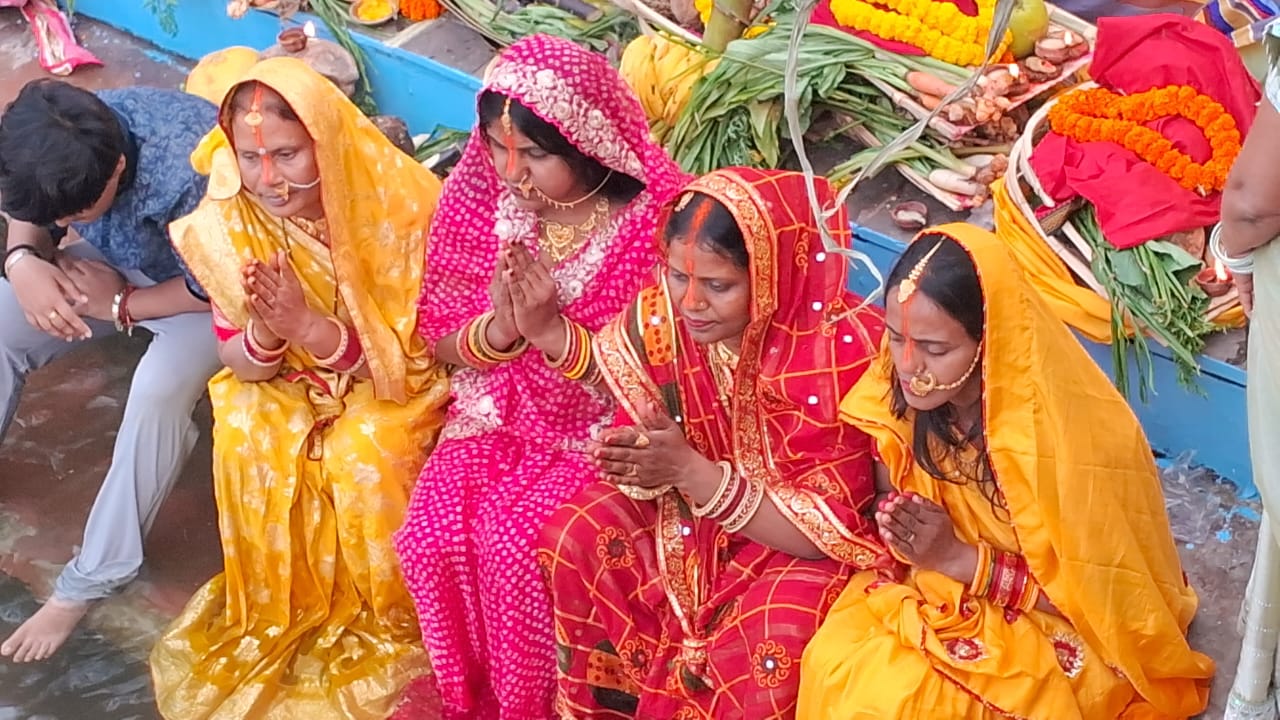 Hemant Soren prayers chhath maiya