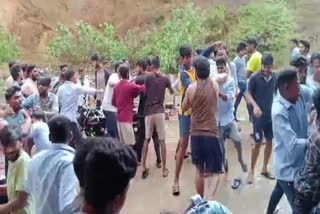 clash_between_students