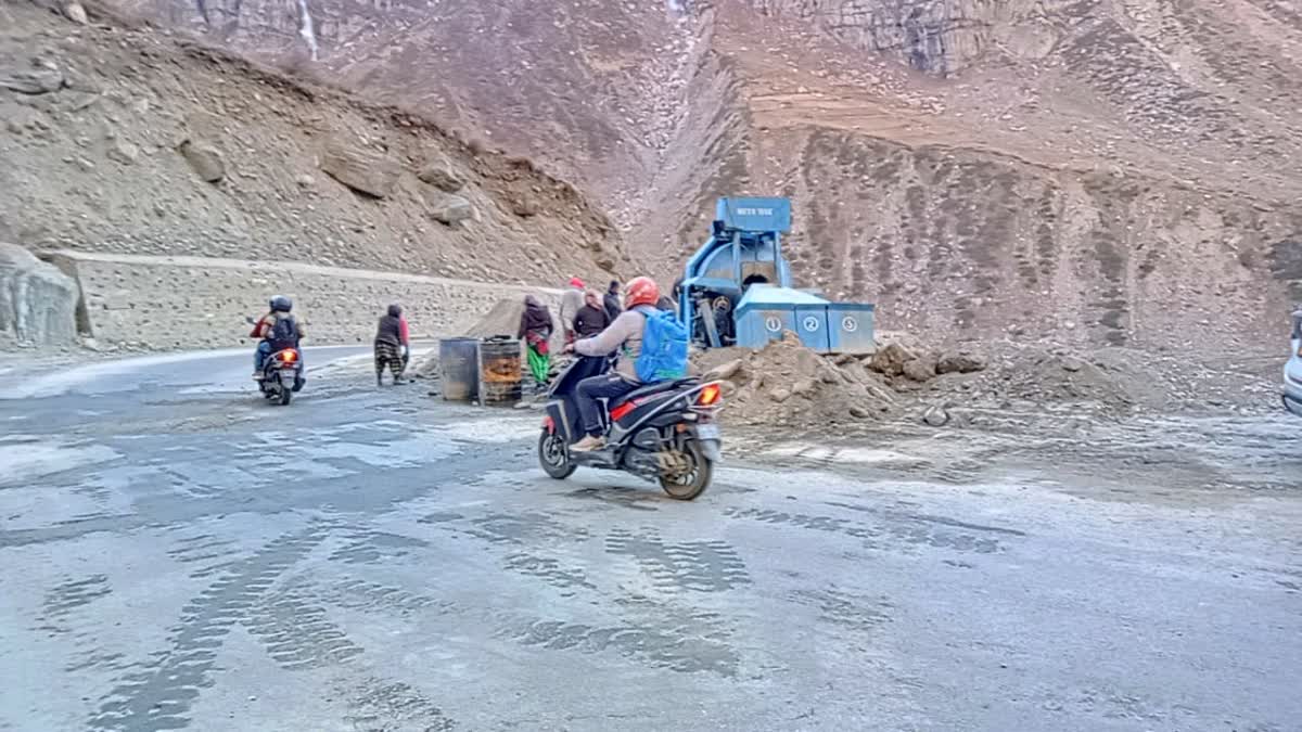 LAHAUL SPITI 2 ROAD CLOSED