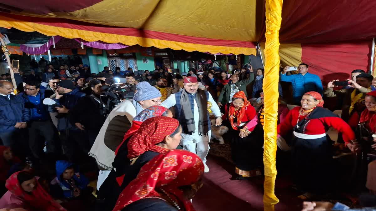 CM DHAMI IN SARI VILLAGE