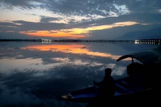 A view of Dal Lake on a cold day in Srinagar