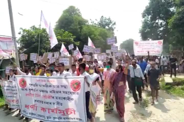  হত্যাকাণ্ড : আৰক্ষীৰ বিৰুদ্ধে উত্তাল প্ৰতিবাদ ৰাইজৰ 