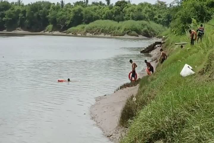 જલાલપોરના 17 વર્ષીય તરૂણે પૂર્ણા નદીમાં લગાવી મોતની છલાંગ
