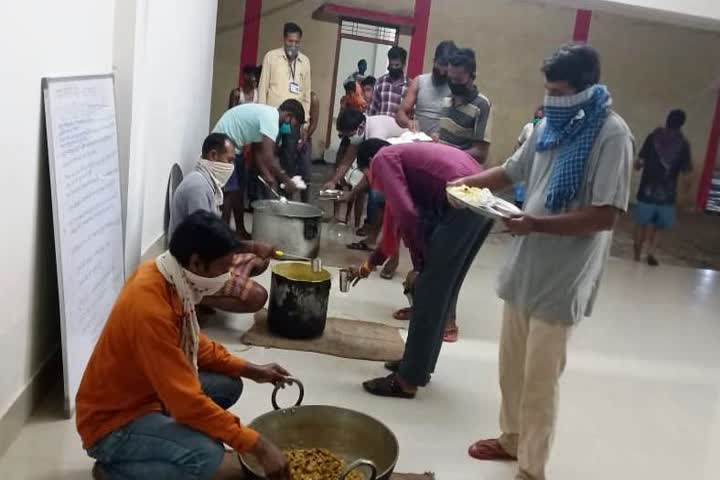 Food given to people living in quarantine centers