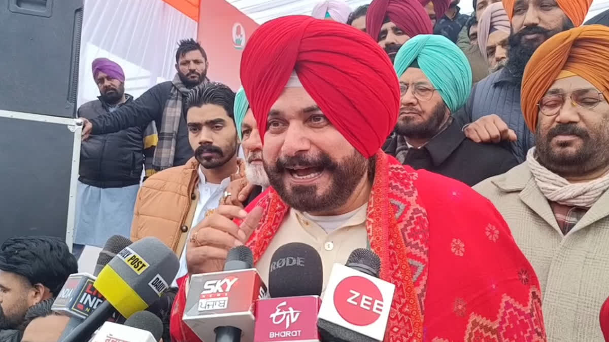 Navjot Singh Sidhu's rebellious attitude shown again, simple targets on the Punjab government and the Center