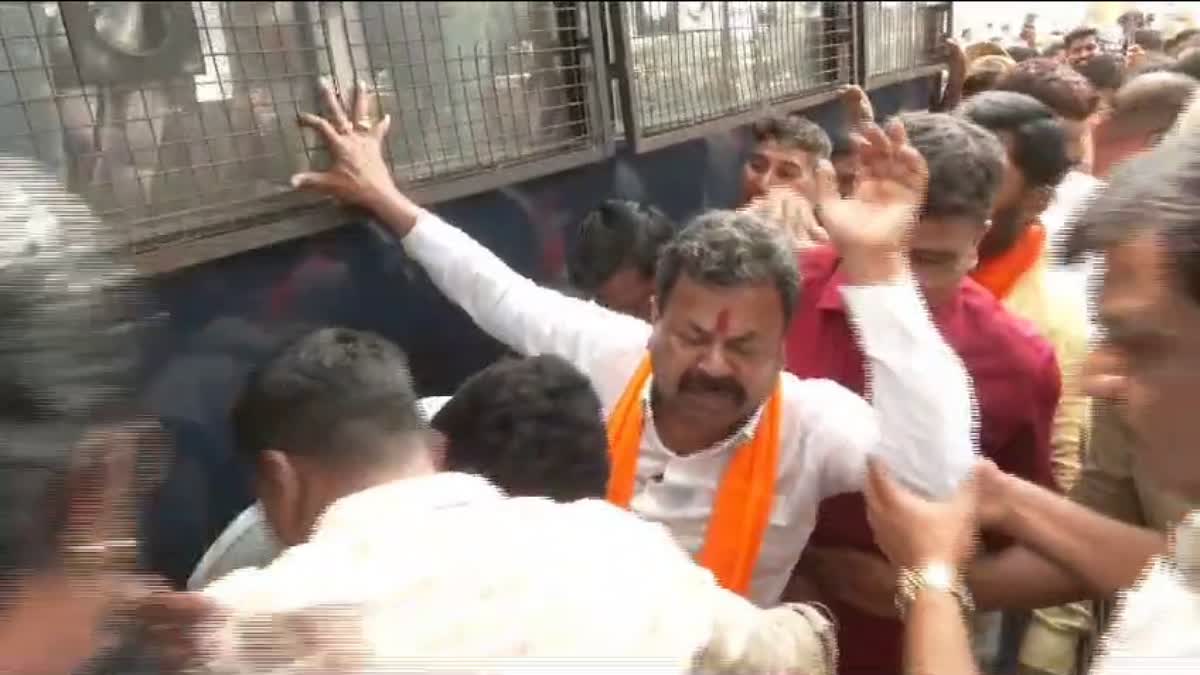 more-than-20-hindu-activists-including-renukacharya-taken-into-police-custody