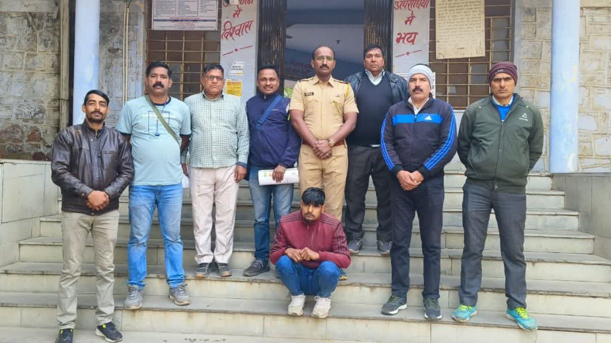 पुलिस ने साइबर ठग दबोचा