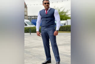 The city police have sent warnings to Kannada stars Darshan Thoogudeepa, Abhishek Ambareesh, and actor-producer Rockline Venkatesh for allegedly staying out late at a pub in Bengaluru. On January 3, the bar continued to serve alcohol to famous guests. As a result, a police report was filed at the Subrahmanya Nagar police station under the Excise and Karnataka Police Act.