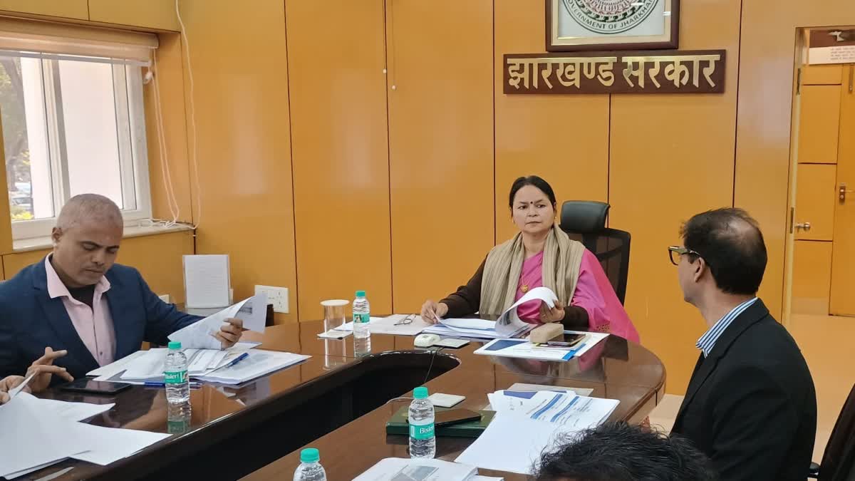 chief-secretary-held-review-meeting-regarding-infrastructure-works-in-ranchi