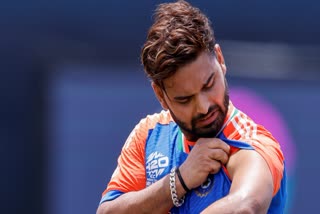 Rishabh Pant returned home