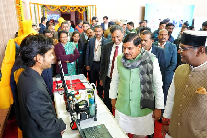 Mohan Yadav meet student