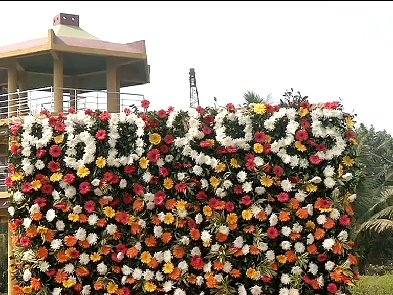 Pravasi Bharatiyas visit Puri