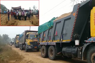 villagers stopped lorrys carrying sand illegally