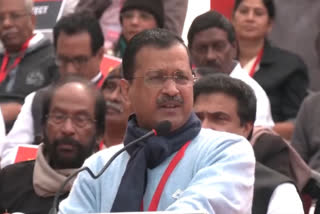Centre is waging war against opposition governments: Arvind Kejriwal at Jantar Mantar